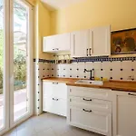 Joivy Charming Apartment With Garden In Castelletto