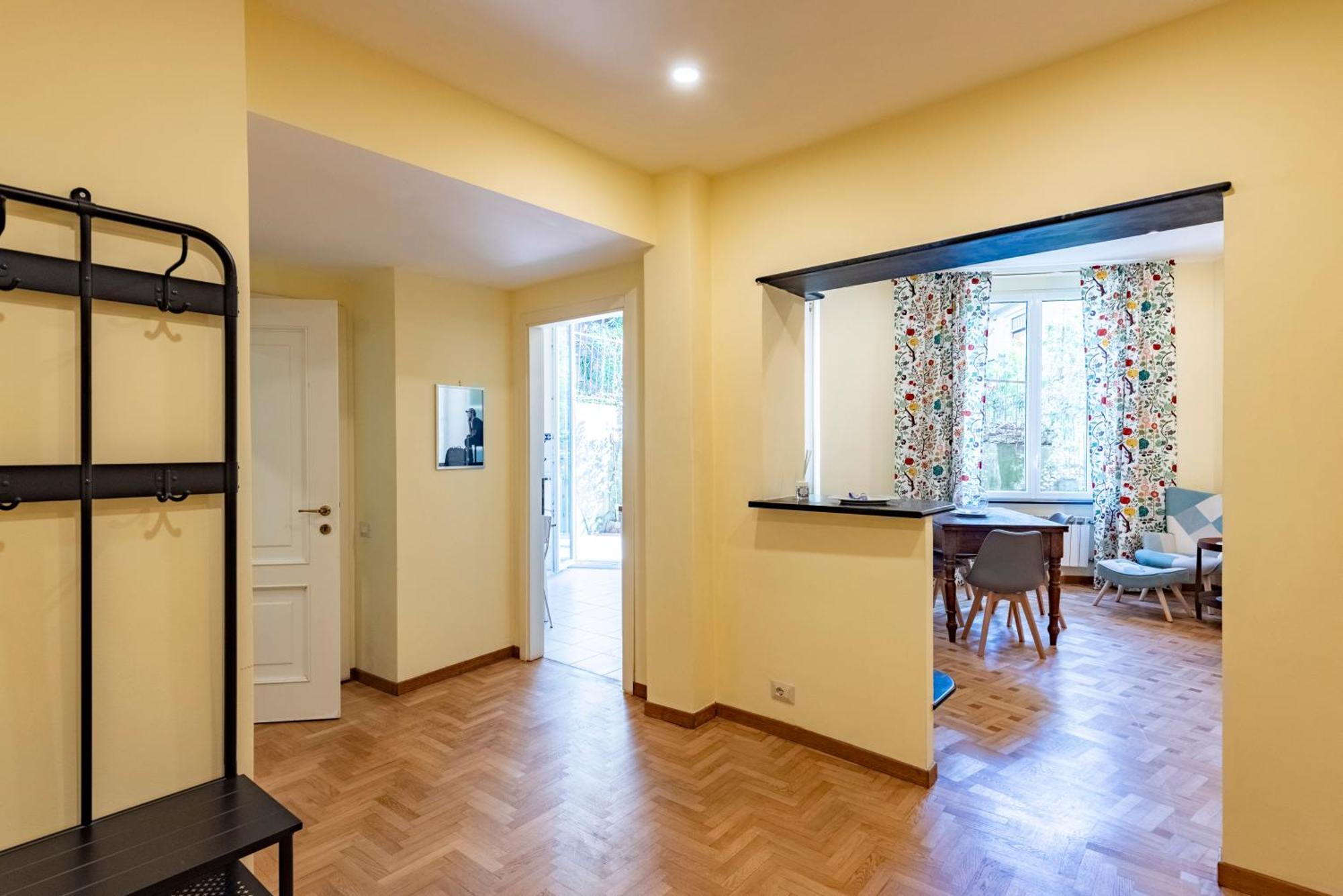 Joivy Charming With Garden In Castelletto Appartement